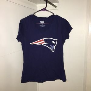 Patriots v-neck tee